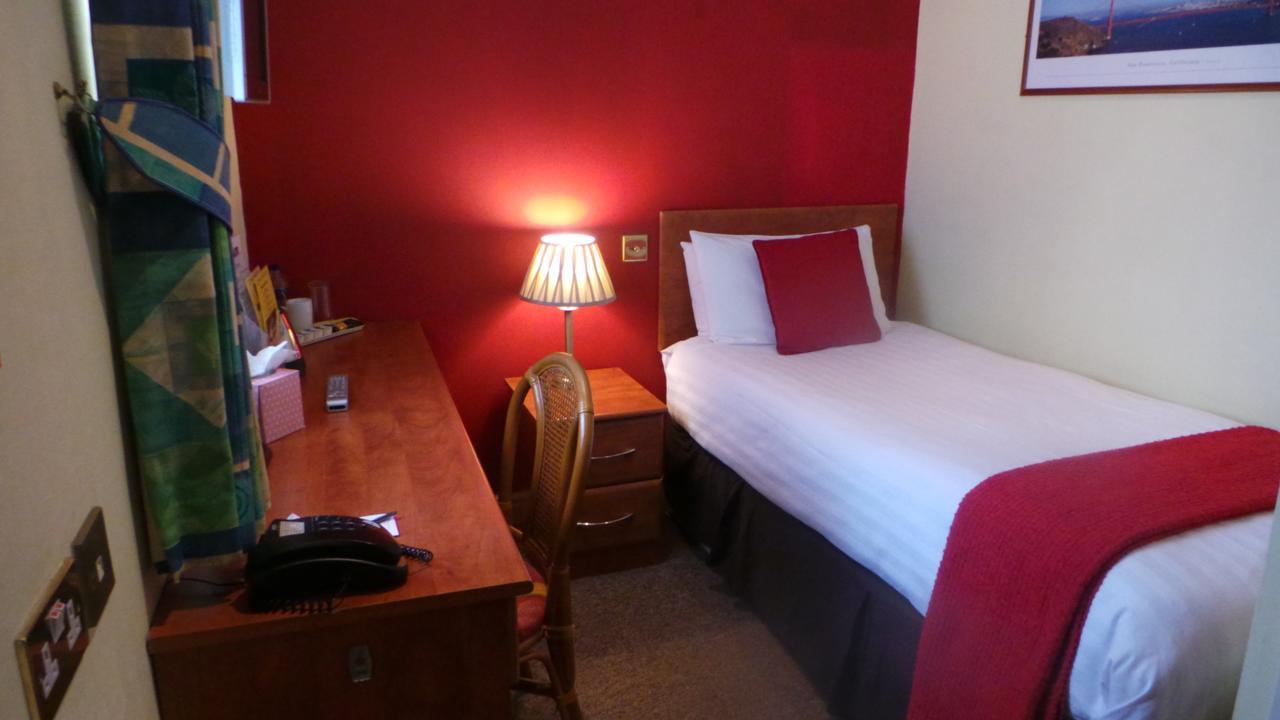 The Peacock Townhouse Hotel Kenilworth - Warwick מראה חיצוני תמונה