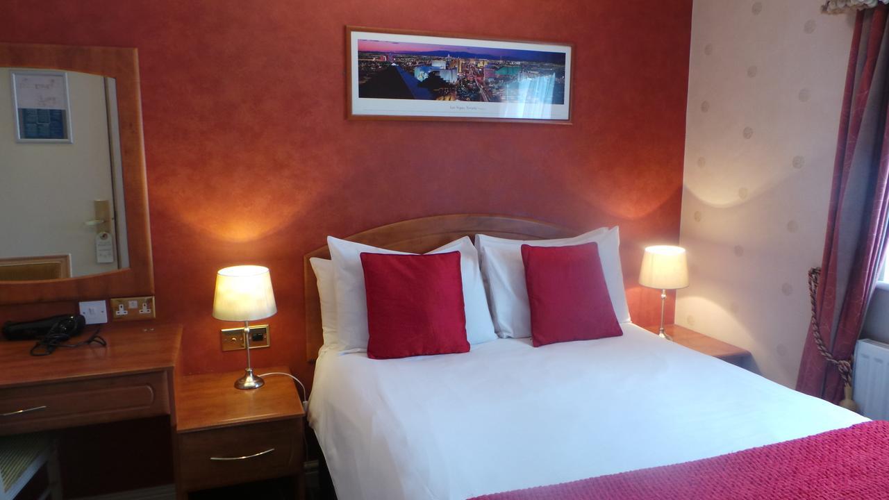 The Peacock Townhouse Hotel Kenilworth - Warwick מראה חיצוני תמונה